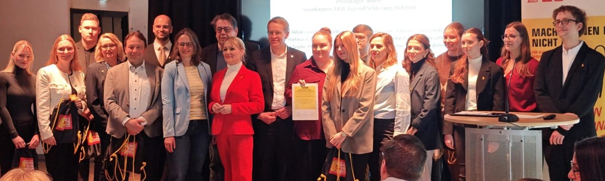 BBZ Bad Oldesloe erhält Auszeichnung „Die Gelbe Hand“: Starkes Zeichen gegen Rassismus Berufsbildungszentrum Bad Oldesloe