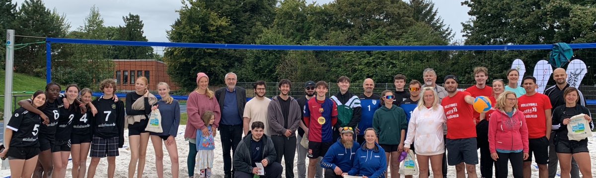 Fair aufschlagen, gemeinsam punkten – faire Volleyballturnier an der Beruflichen Schule des Kreises Stormarn Berufsbildungszentrum Bad Oldesloe Fair aufschlagen, gemeinsam punkten – faire Volleyballturnier an der Beruflichen Schule des Kreises Stormarn Berufsbildungszentrum Bad Oldesloe