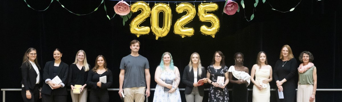 Verabschiedung von Auszubildenden aus der Beruflichen Schule in Bad Oldesloe Berufsbildungszentrum Bad Oldesloe Verabschiedung von Auszubildenden aus der Beruflichen Schule in Bad Oldesloe Berufsbildungszentrum Bad Oldesloe